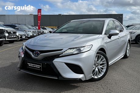 Silver 2020 Toyota Camry Sedan Sl