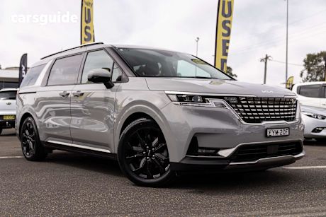 Grey 2023 Kia Carnival Wagon Platinum