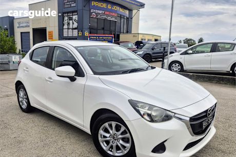 White 2015 Mazda 2 Hatchback Neo