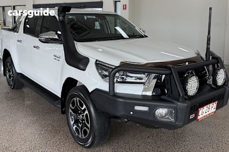 White 2022 Toyota Hilux Double Cab Chassis Sr5 + Premium Interior (4X4)