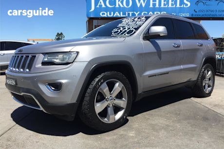 Silver 2013 Jeep Grand Cherokee Wagon Limited (4X4)
