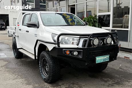White 2018 Toyota Hilux Double Cab Chassis Sr (4X4)