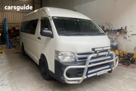 White 2009 Toyota HiAce Bus Commuter