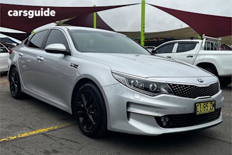 Silver 2016 Kia Optima Sedan Si