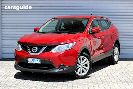 Red 2014 Nissan Qashqai Wagon St (4X2)