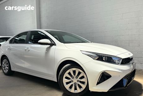 White 2023 Kia Cerato Sedan S