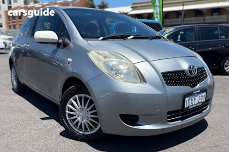 Silver 2006 Toyota Yaris Hatchback Yr