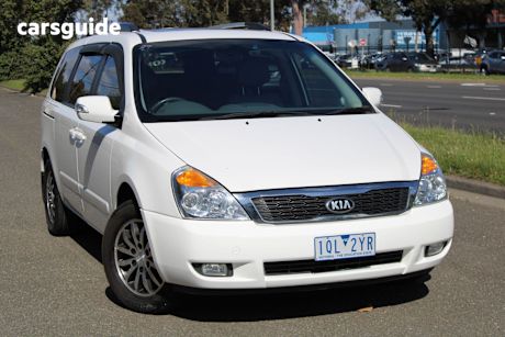 White 2013 Kia Grand Carnival Wagon Platinum