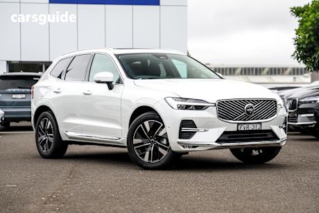 White 2025 Volvo XC60 SUV