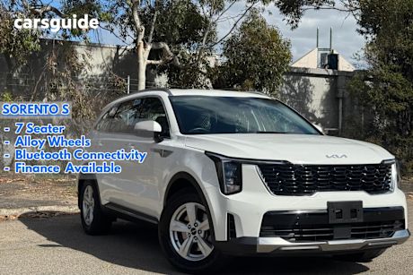 White 2024 Kia Sorento Wagon S 7 Seat