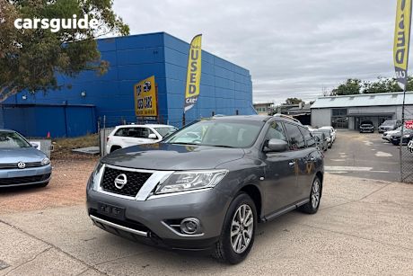 Silver 2015 Nissan Pathfinder Wagon St (4X4)
