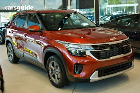 Orange 2025 Kia Seltos Wagon S (Fwd)