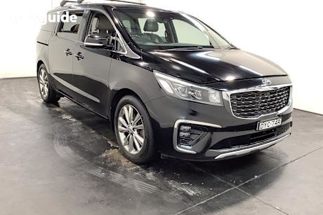 Black 2018 Kia Carnival Wagon Platinum