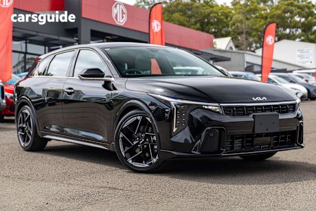 Black 2025 Kia K4 Hatchback Gt-Line