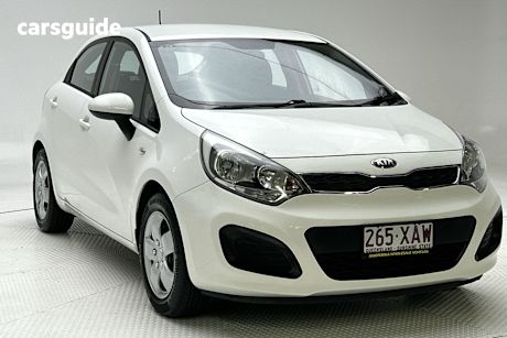 White 2012 Kia RIO Hatchback S