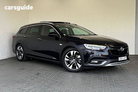 Blue 2017 Holden Calais Liftback V