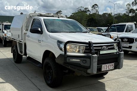 White 2015 Toyota Hilux Cab Chassis Sr (4X4)