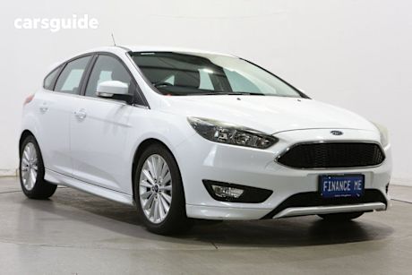 White 2016 Ford Focus Hatchback Sport