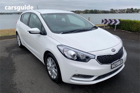 White 2015 Kia Cerato Hatchback S Premium