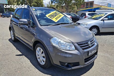Grey 2013 Suzuki SX4 Hatchback Crossover S
