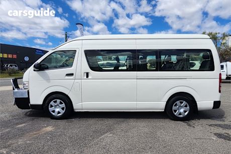 White 2018 Toyota HiAce Bus Commuter (12 Seats)