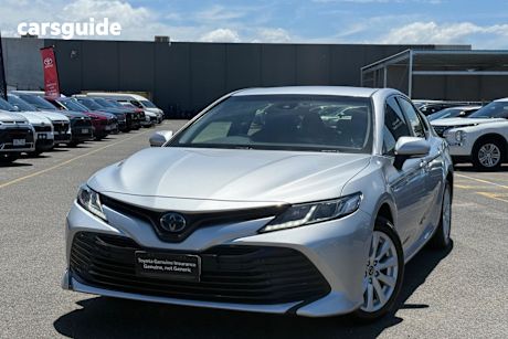 Silver 2018 Toyota Camry Sedan Ascent