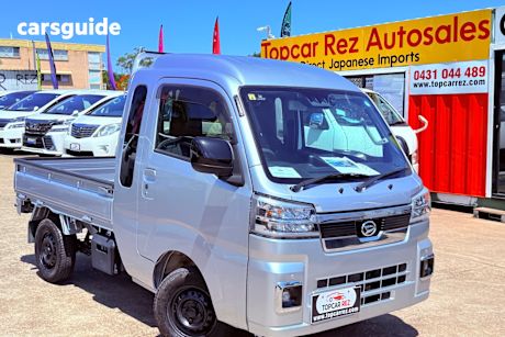 Silver 2023 Daihatsu HI-JET Cab Chassis Jumbo Extra