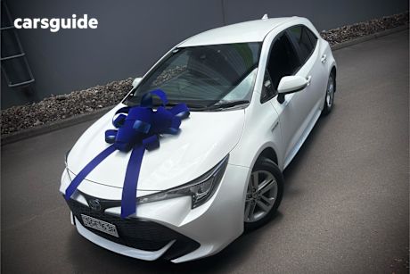 White 2020 Toyota Corolla Hatchback Ascent Sport (Hybrid)