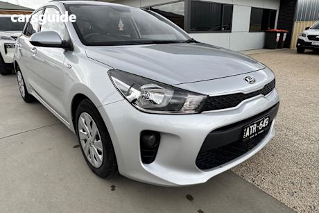 Silver 2018 Kia RIO Hatchback S