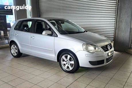 Silver 2009 Volkswagen Polo Sedan