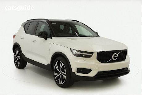 White 2022 Volvo XC40 Wagon T5 R-Design (Awd)