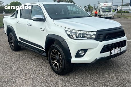 White 2017 Toyota Hilux Dual Cab Utility Sr5 (4X4)