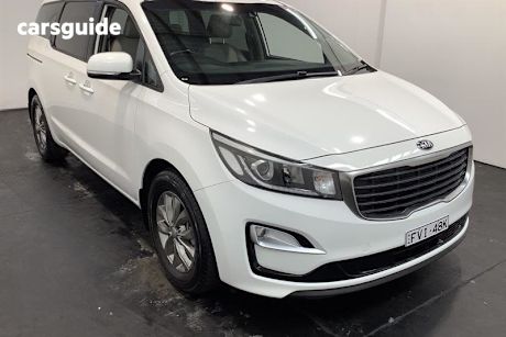 White 2018 Kia Carnival Wagon Si