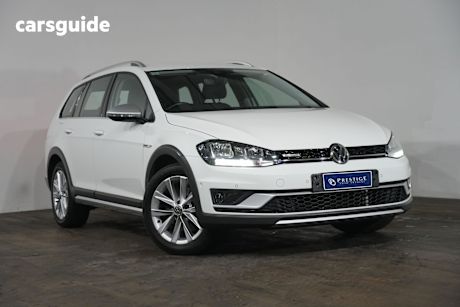 White 2020 Volkswagen Golf Wagon Alltrack 132 Tsi