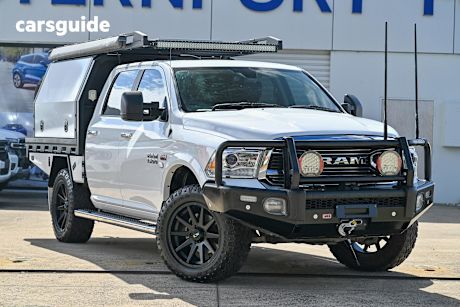 White 2019 Ram 1500 Crew Cab Utility Laramie (4X4) Fd3.2