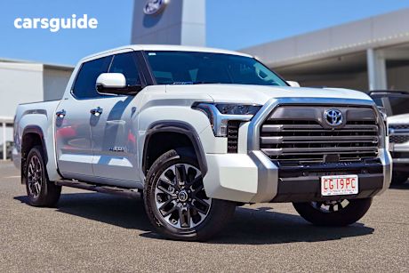 White 2024 Toyota Tundra Dual Cab Pick-up Limited
