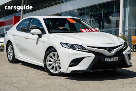 White 2018 Toyota Camry Sedan Ascent Sport