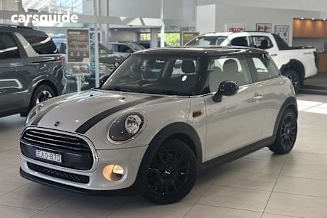 Silver 2018 Mini Cooper Hatchback 3D Hatch