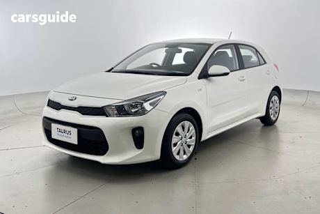 White 2020 Kia RIO Hatchback S