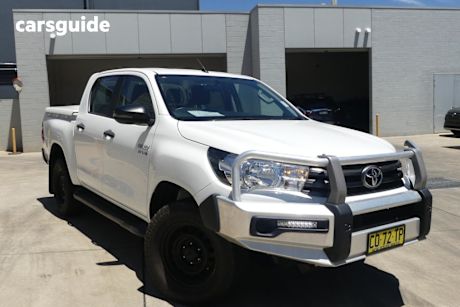 White 2018 Toyota Hilux Dual Cab Utility Sr (4X4)