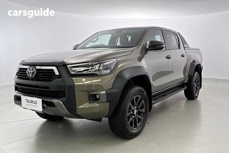 Bronze 2022 Toyota Hilux Double Cab Pick Up Rogue (4X4)