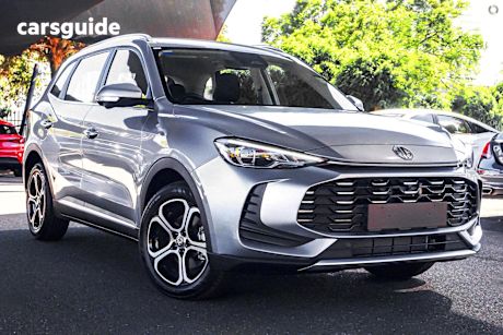 Silver 2025 MG ZS Wagon Excite Hybrid+