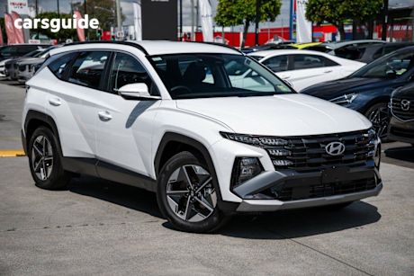 White 2025 Hyundai Tucson Wagon Hybrid (Fwd)