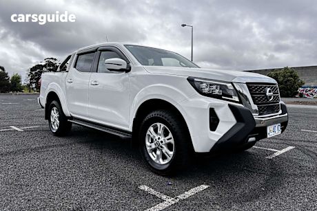 White 2021 Nissan Navara Dual Cab Pick-up St (4X4)