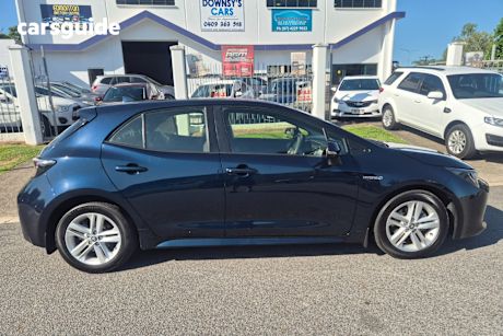 Blue 2018 Toyota Corolla Hatchback Ascent Sport (Hybrid)