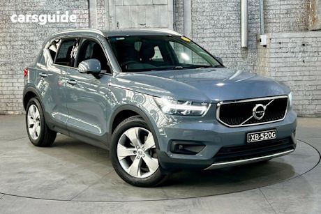 Grey 2020 Volvo XC40 Wagon T4 Momentum (Fwd)