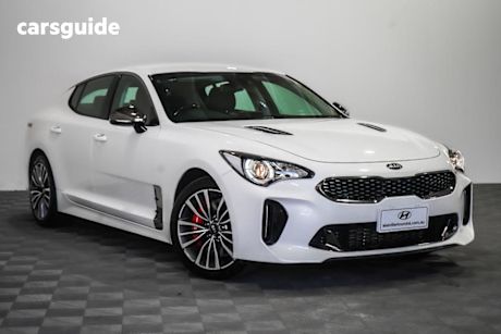 White 2019 Kia Stinger Sedan 330S (Aeb)