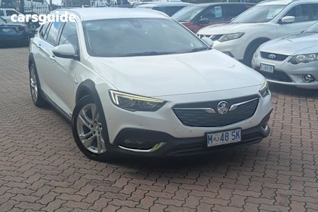 White 2019 Holden Calais Sportswagon V