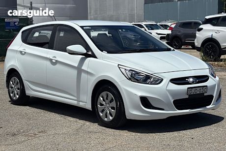 White 2016 Hyundai Accent Hatchback Active