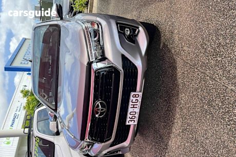 Silver 2020 Toyota Hilux Double Cab Pick Up Sr5 (4X4)